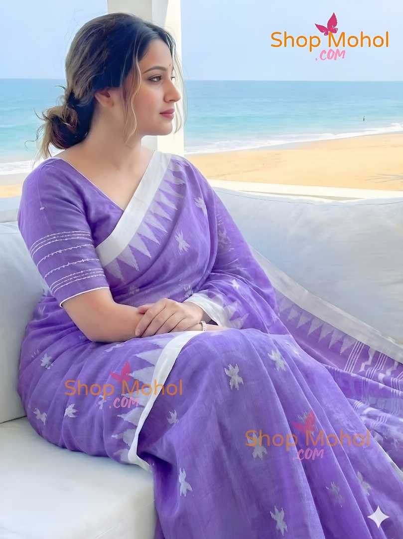 হাতের তৈরি  শিউলি ফুল মনিপুরী শাড়ি