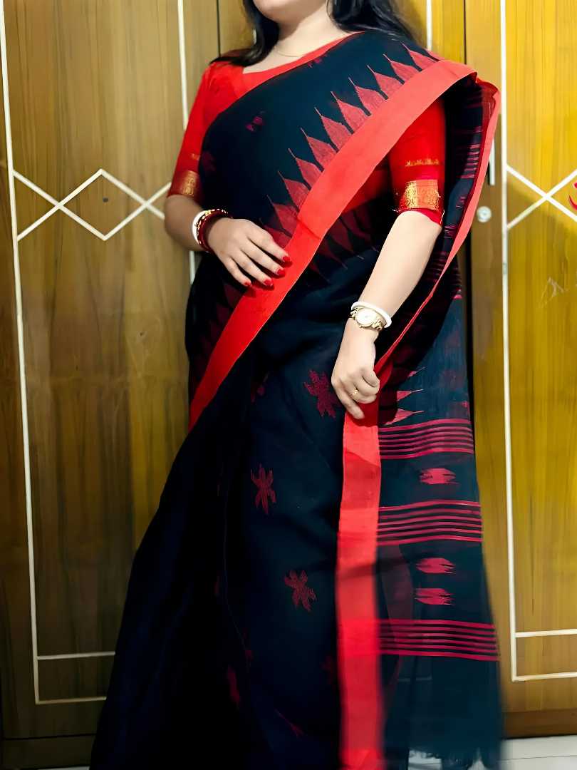 হাতের তৈরি  শিউলি ফুল মনিপুরী শাড়ি